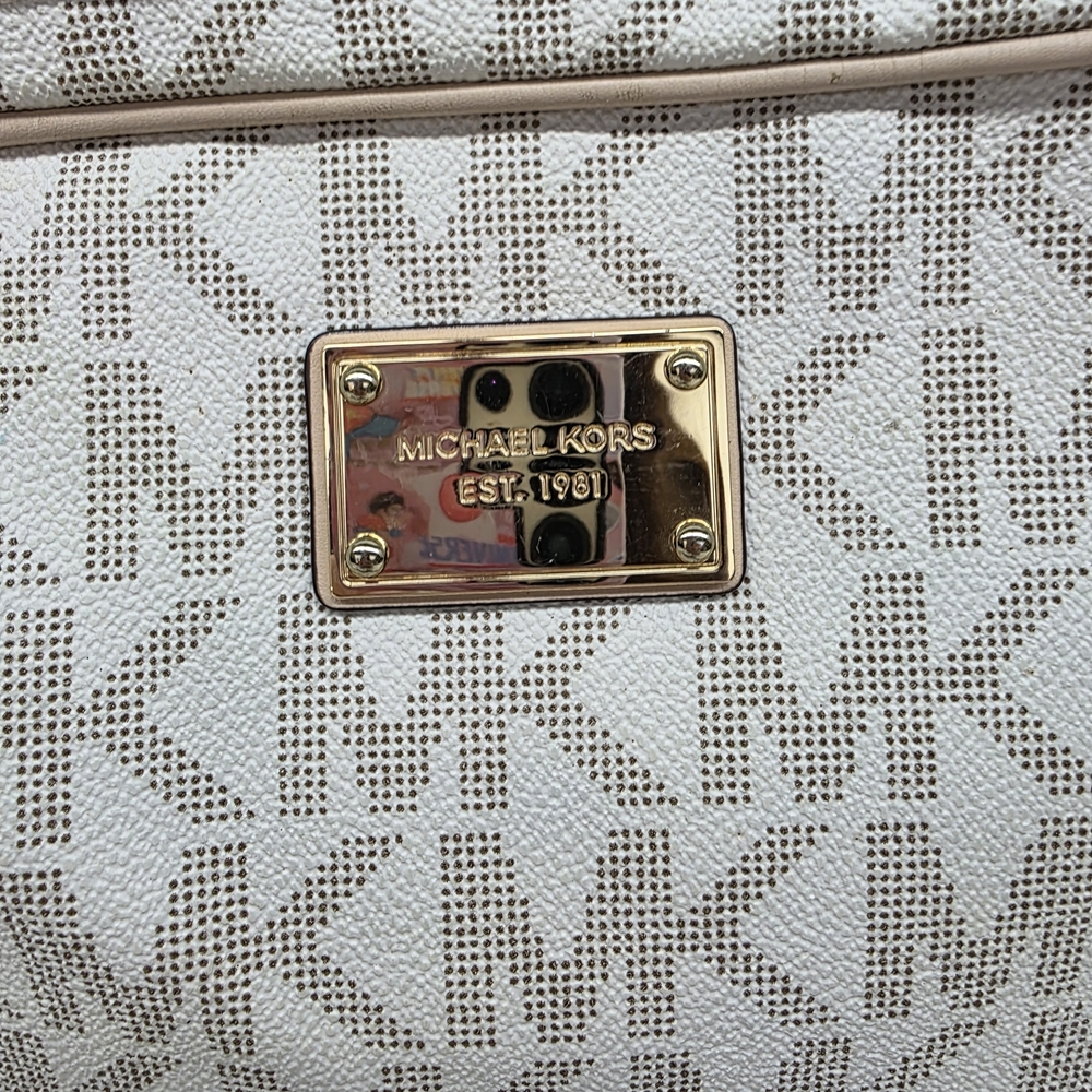 Michael Kors Cream Logo Crossbody Bag with Gold Hardware - Picture 2 of 9